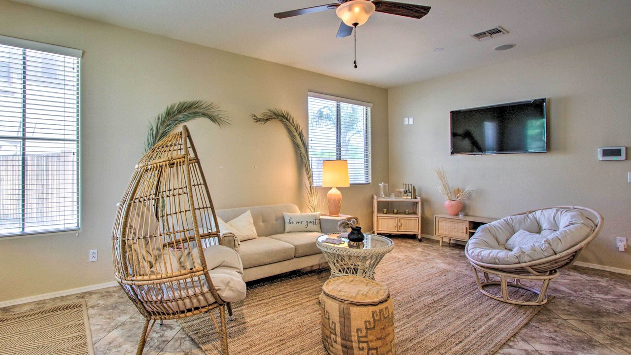 Photo of Livingroom in Canyon Trails