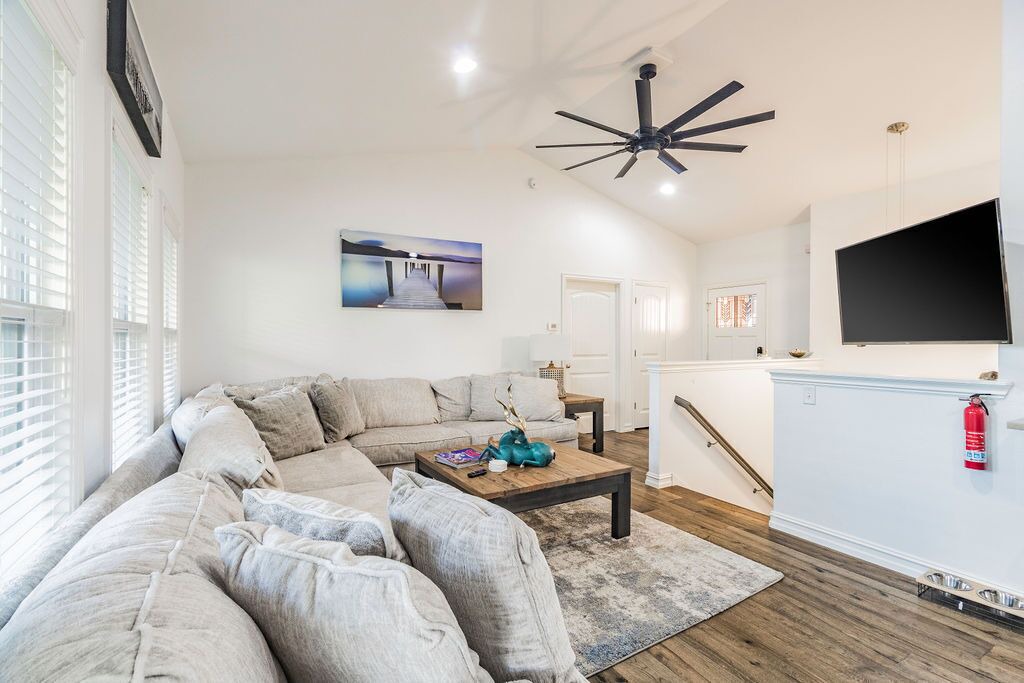 Photo of Livingroom in Lost Bridge Village