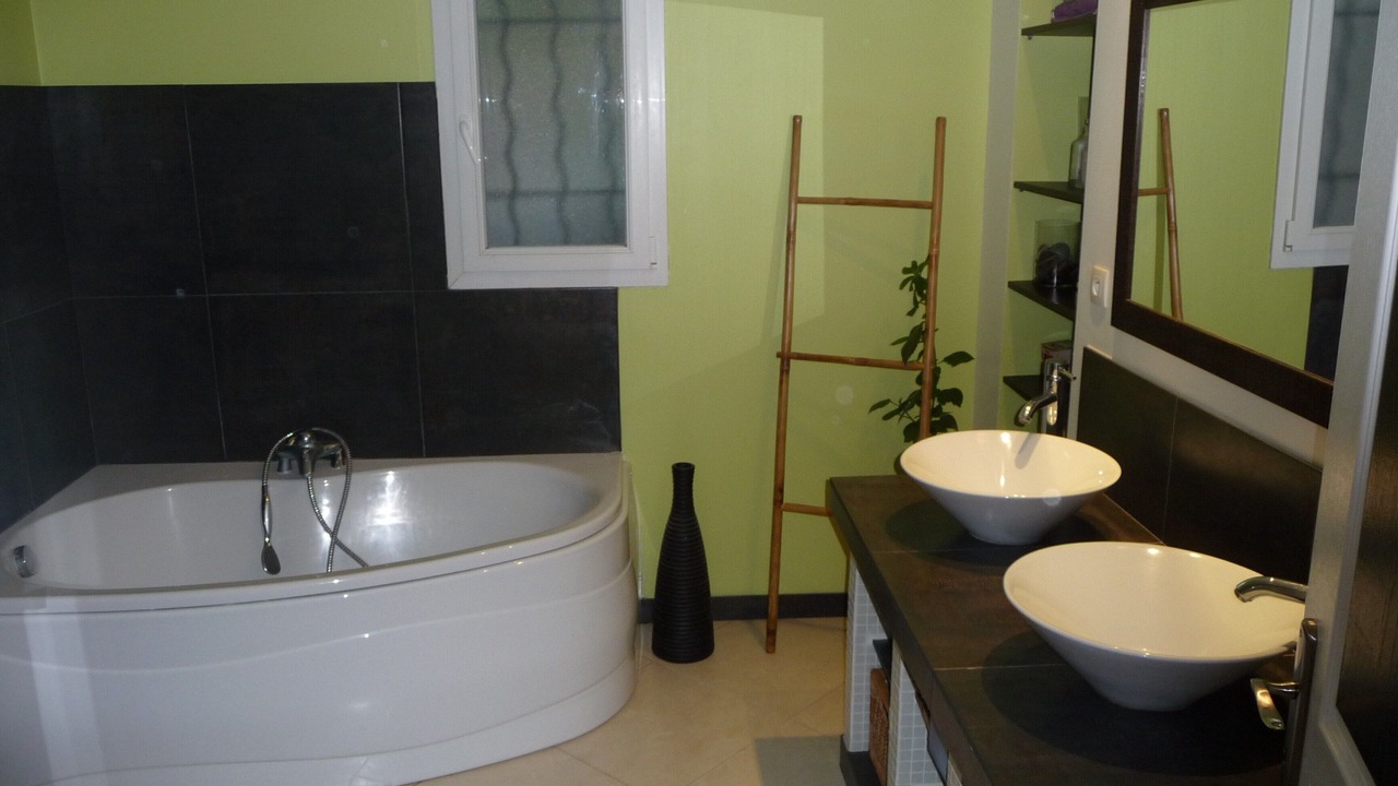 Photo of Bathroom in Bellegarde