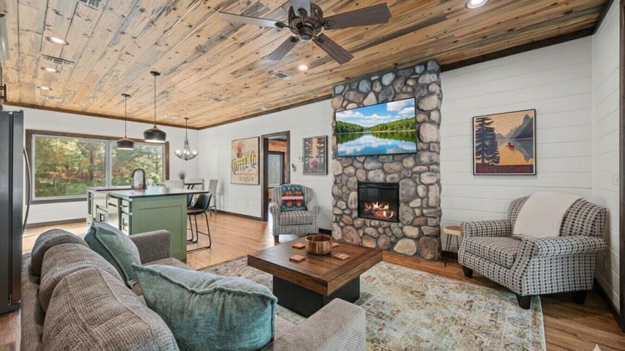 Photo of Livingroom in Broken Bow