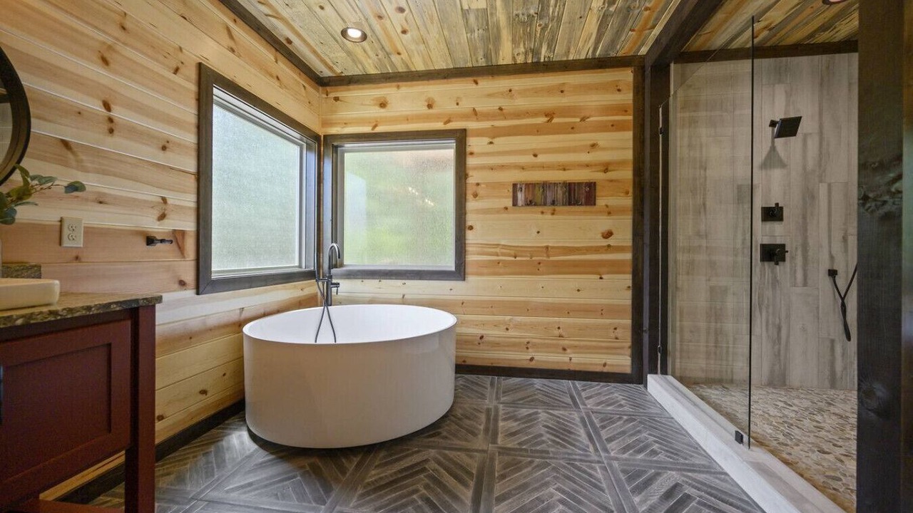 Photo of Bathroom in Broken Bow