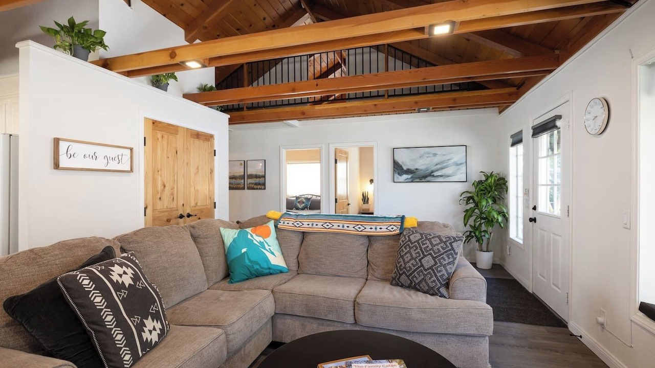 Photo of Livingroom in Boulder Bay