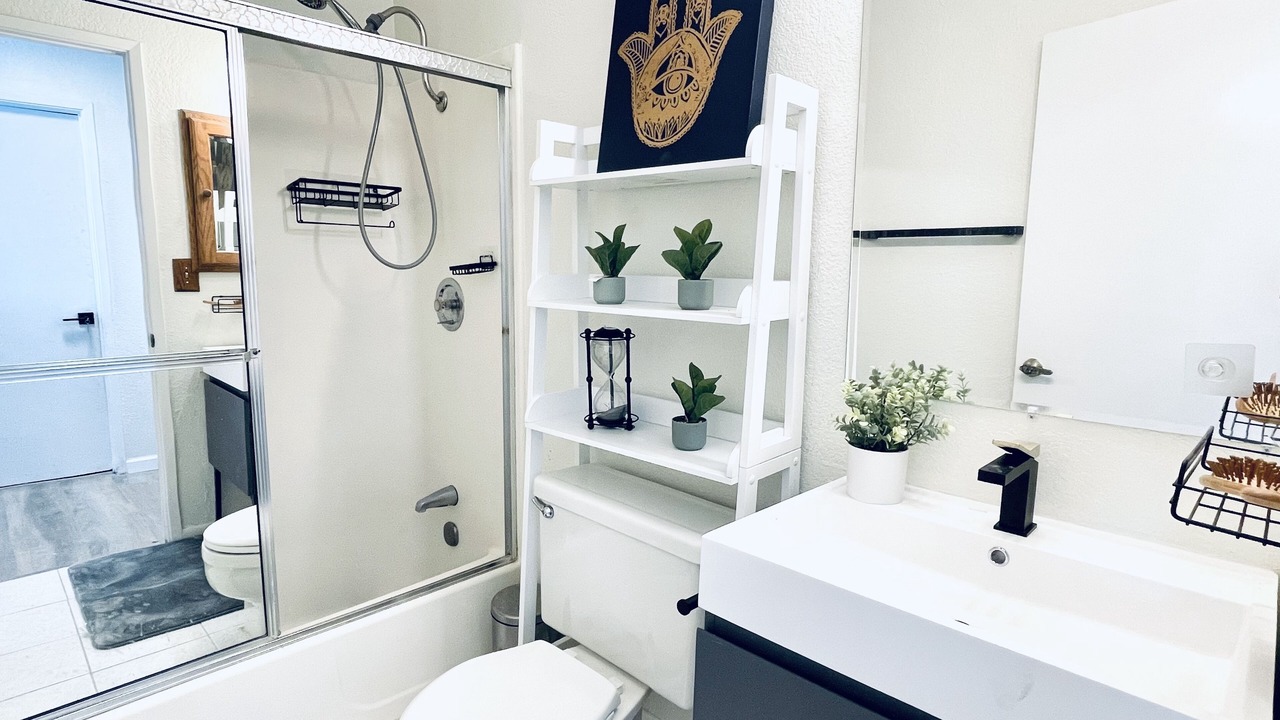 Photo of Bathroom in Fairview