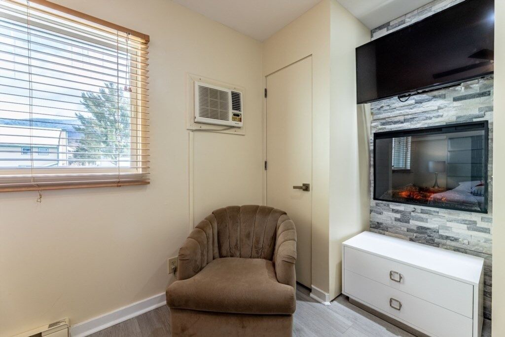 Photo of Others in Jeffersonville