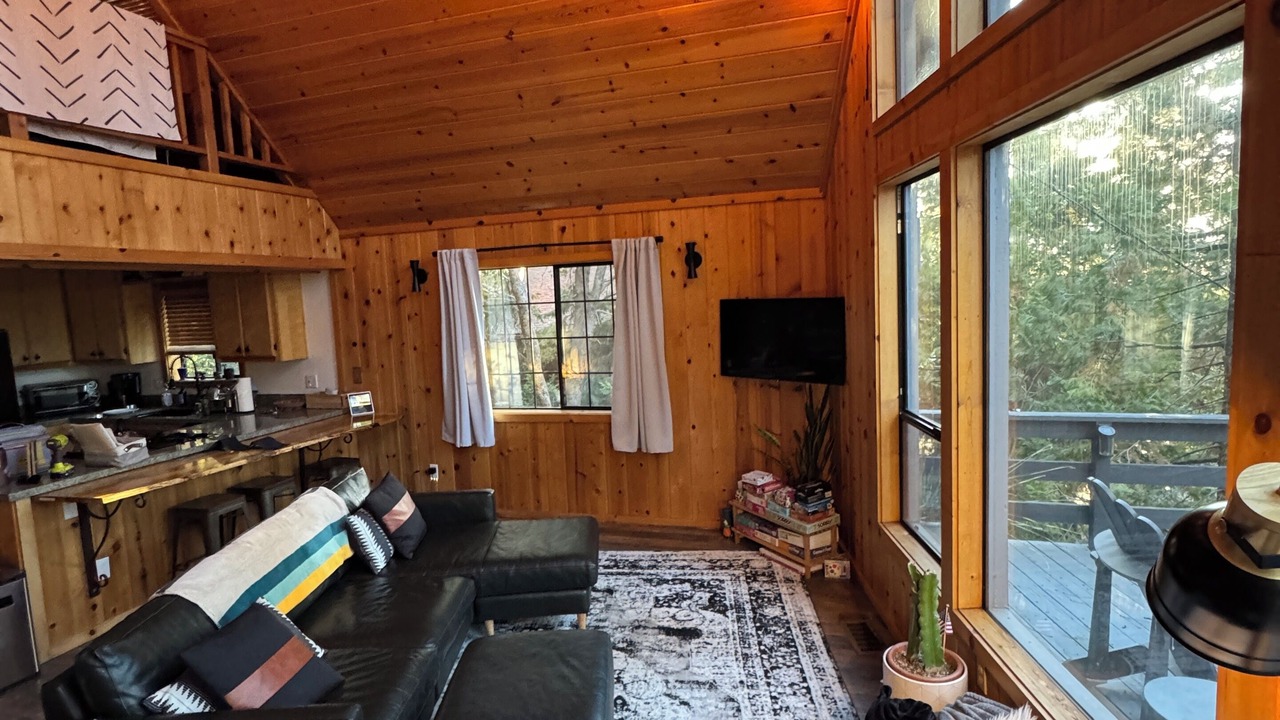 Photo of Livingroom in Pine Cove