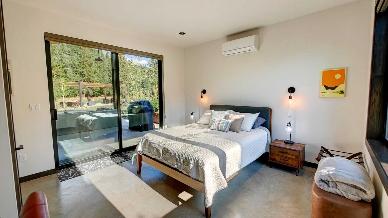 Photo of Bedroom in Mazama