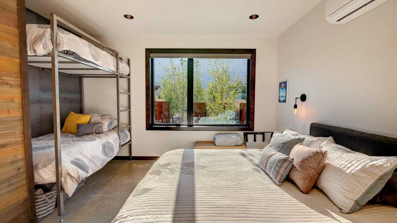 Photo of Bedroom in Mazama