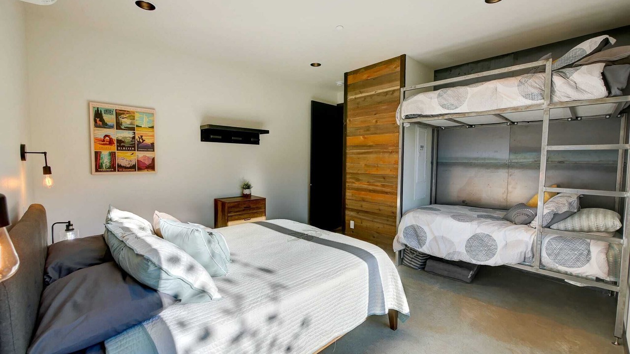 Photo of Bedroom in Mazama