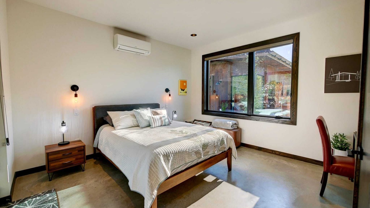 Photo of Bedroom in Mazama