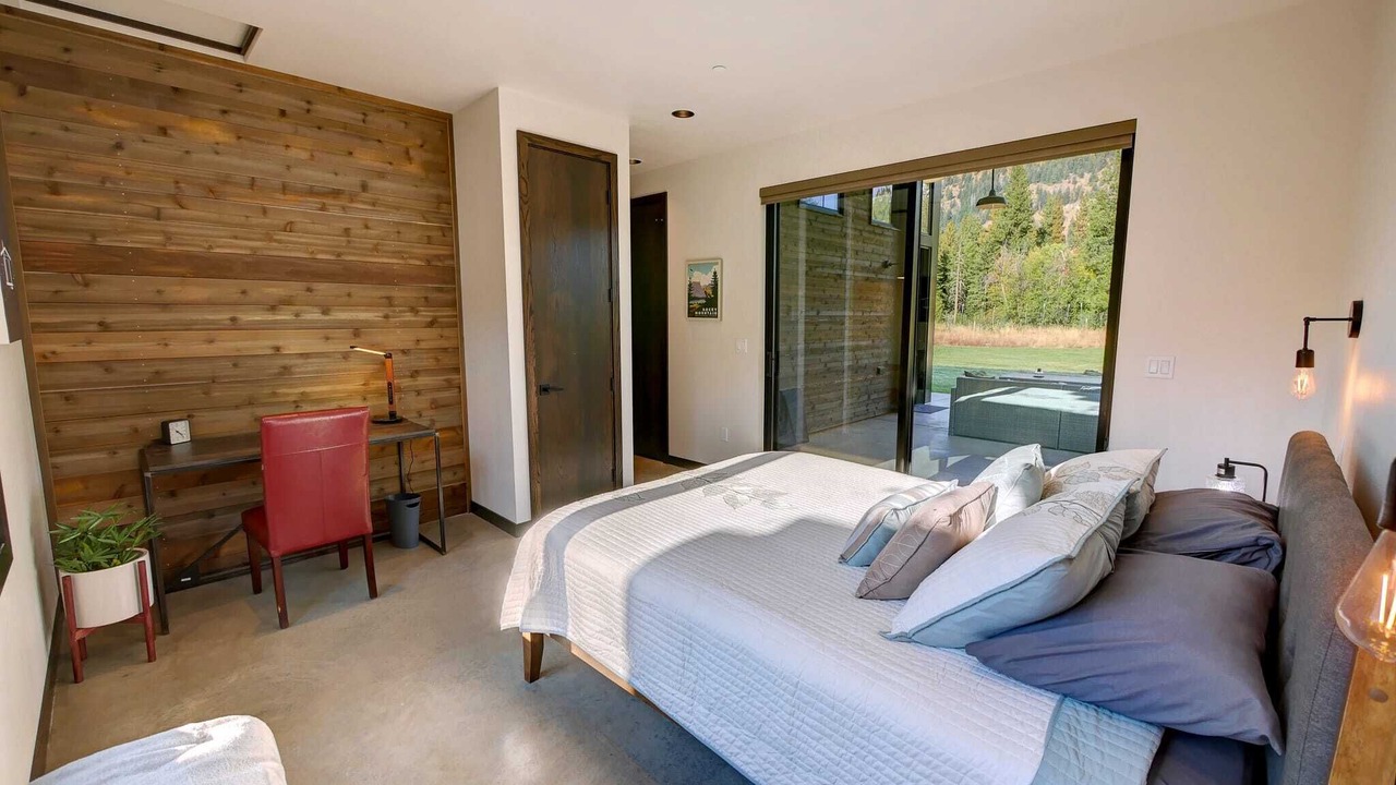 Photo of Bedroom in Mazama