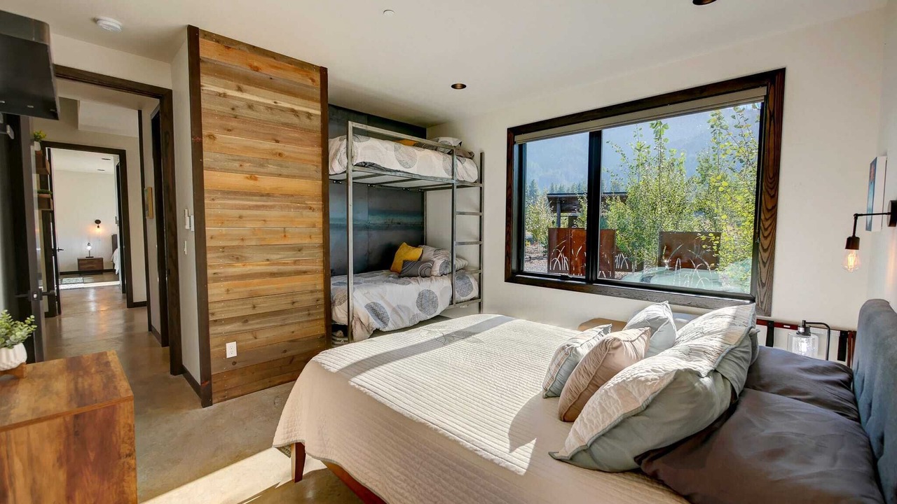 Photo of Bedroom in Mazama