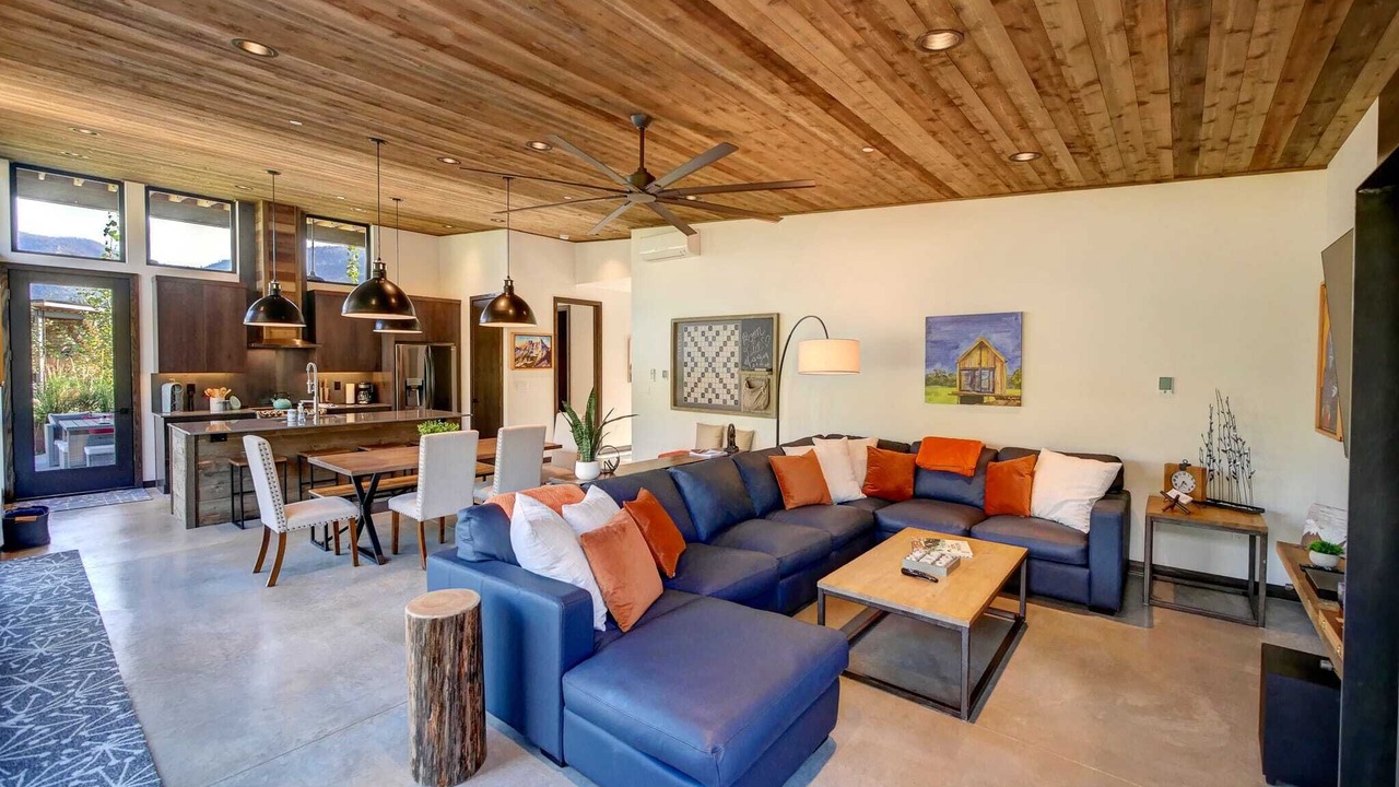 Photo of Livingroom in Mazama