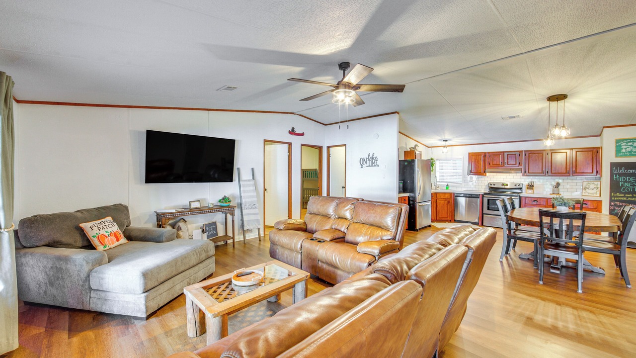 Photo of Livingroom in Grapeland