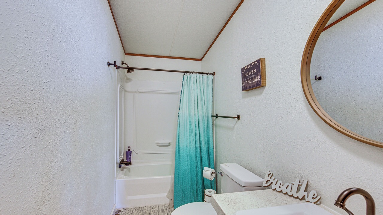 Photo of Bathroom in Grapeland