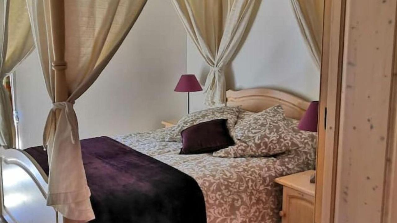Photo of Bedroom in Doue