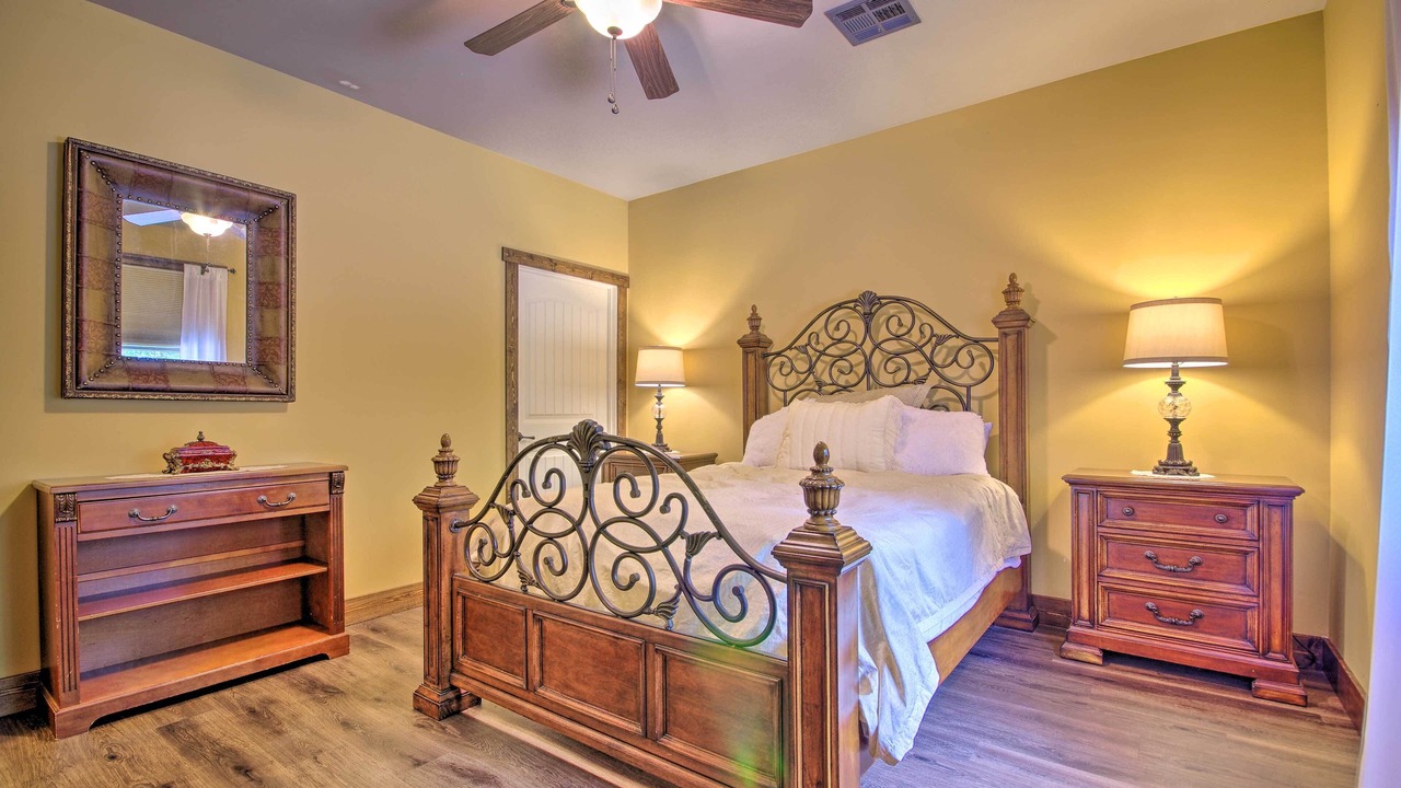 Photo of Bedroom in Camdenton