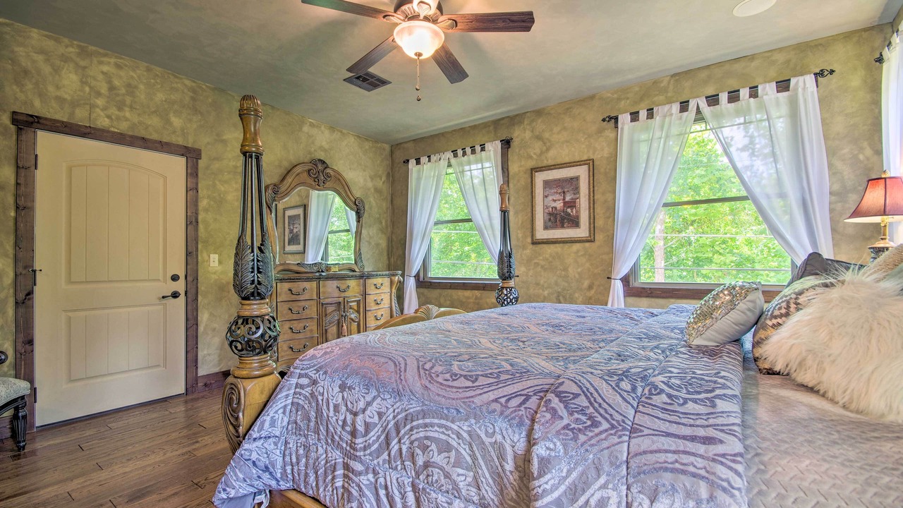 Photo of Bedroom in Camdenton