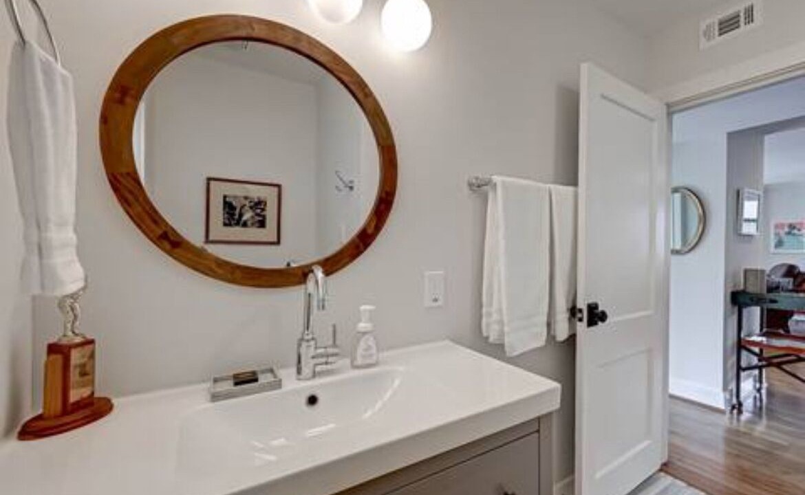 Photo of Bathroom in Hyde Park