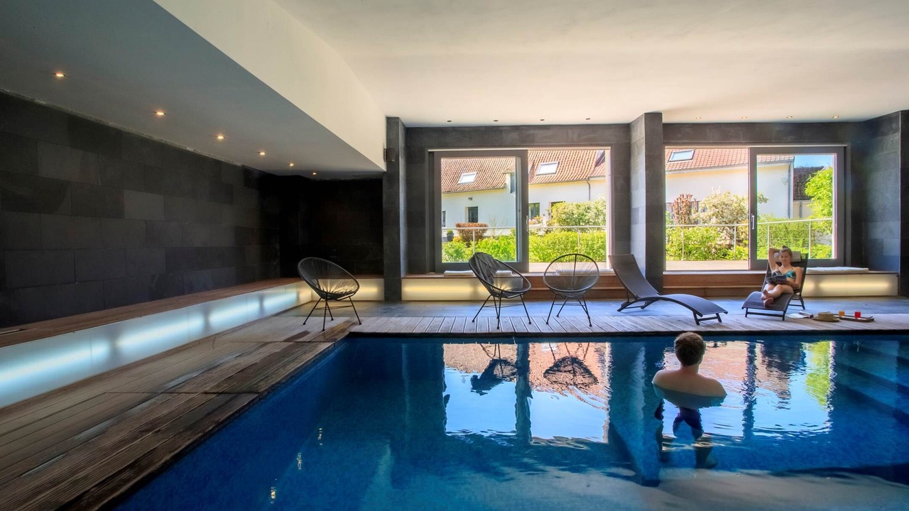 Photo of Others in Courset