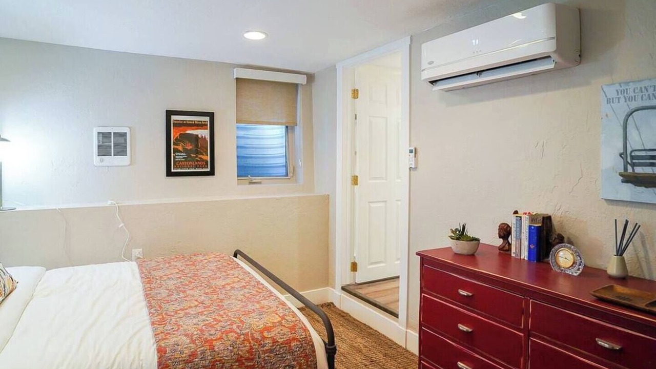 Photo of Bedroom in Central City