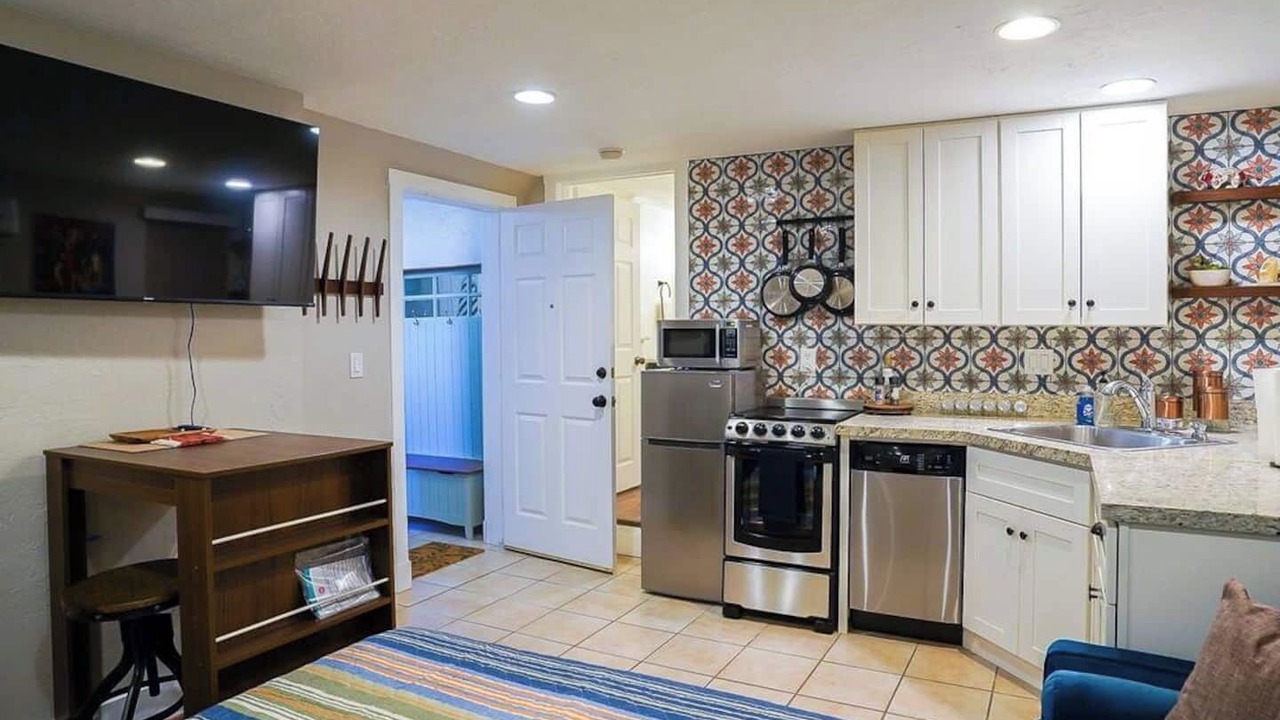 Photo of Bedroom in Central City