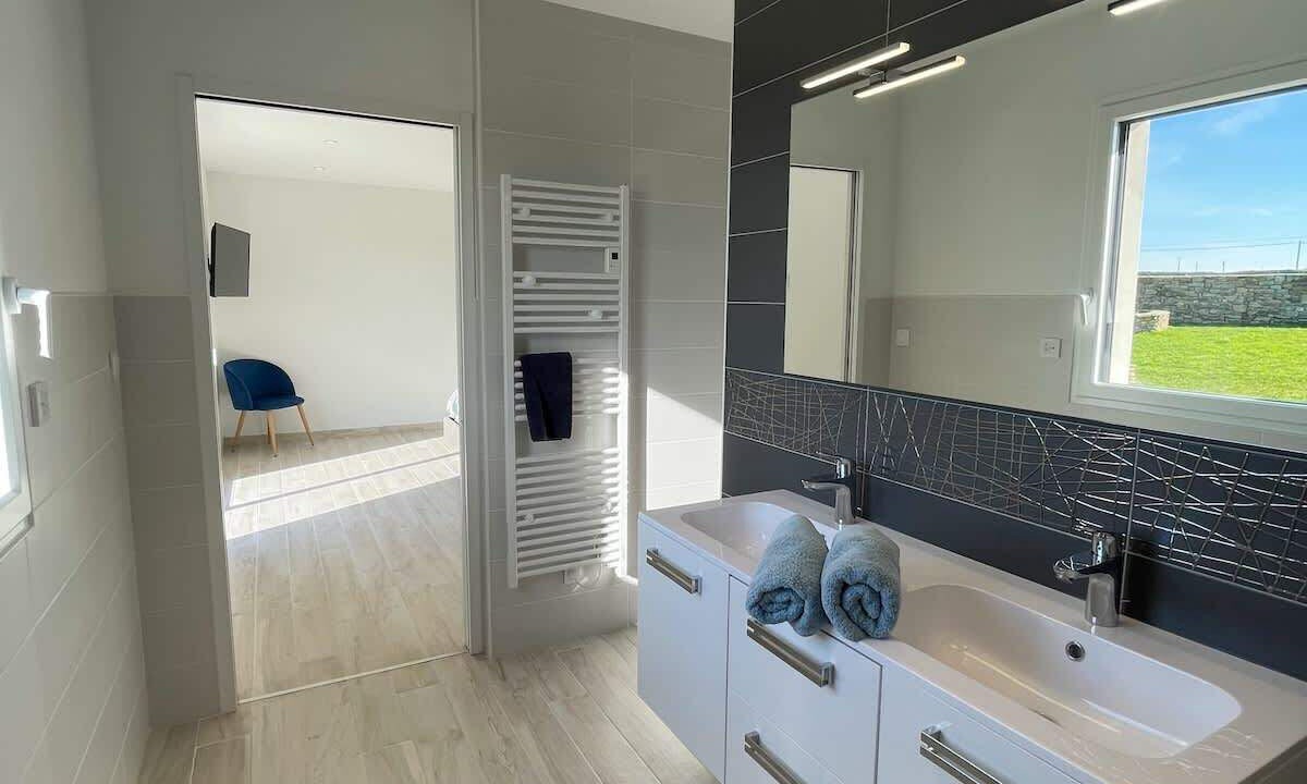 Photo of Bathroom in Ploudalmezeau