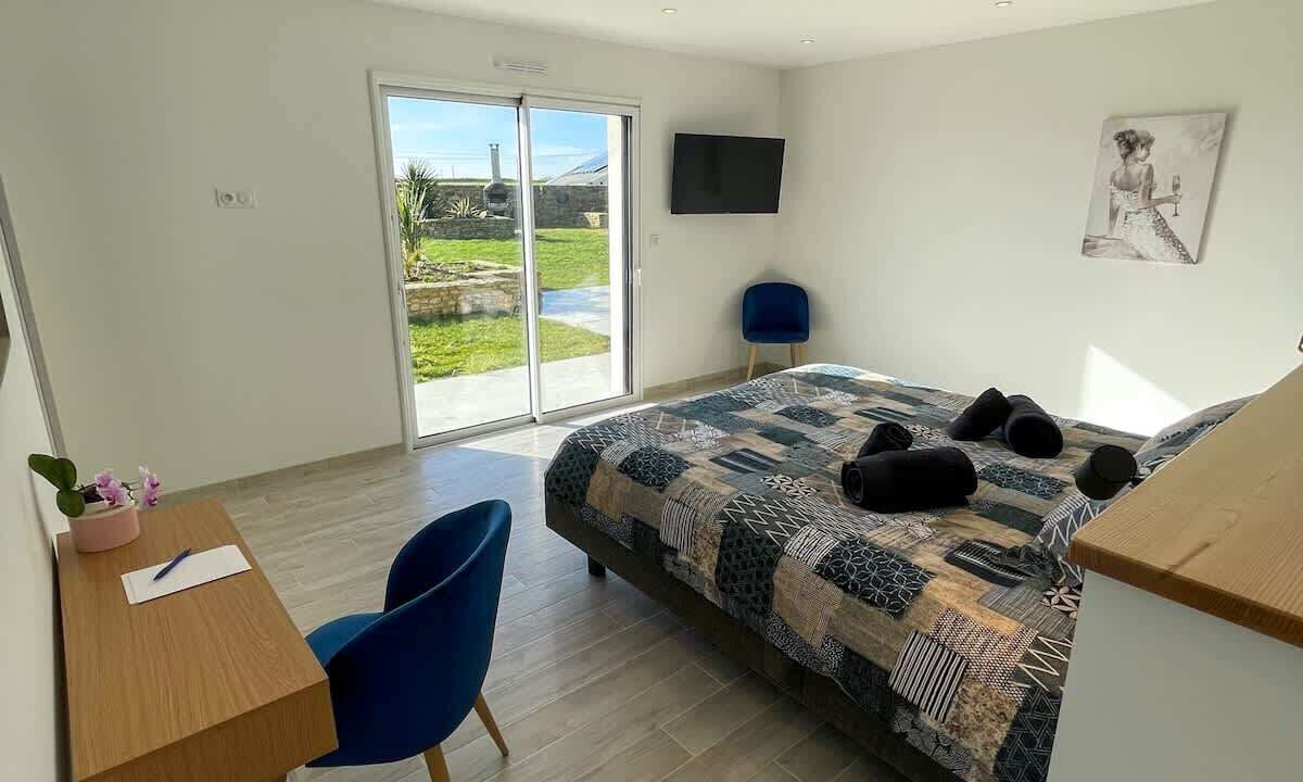 Photo of Bedroom in Ploudalmezeau