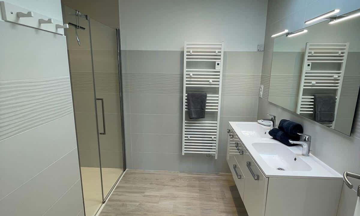 Photo of Bathroom in Ploudalmezeau