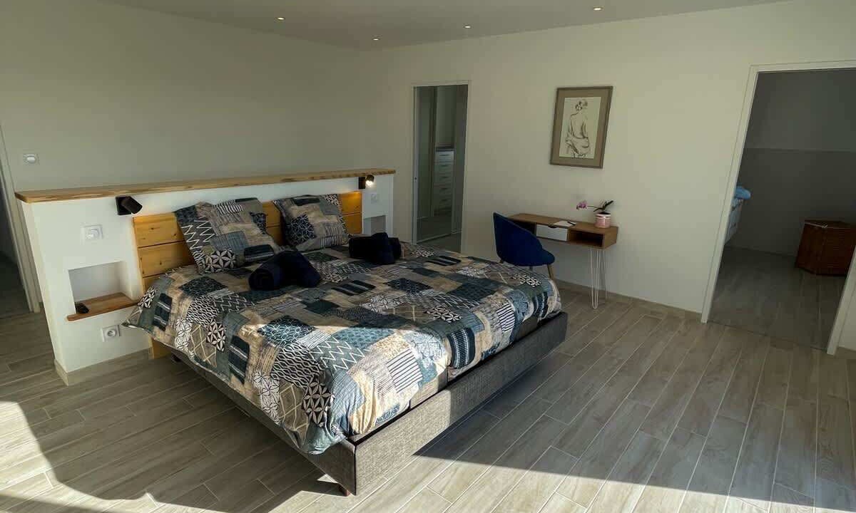 Photo of Bedroom in Ploudalmezeau