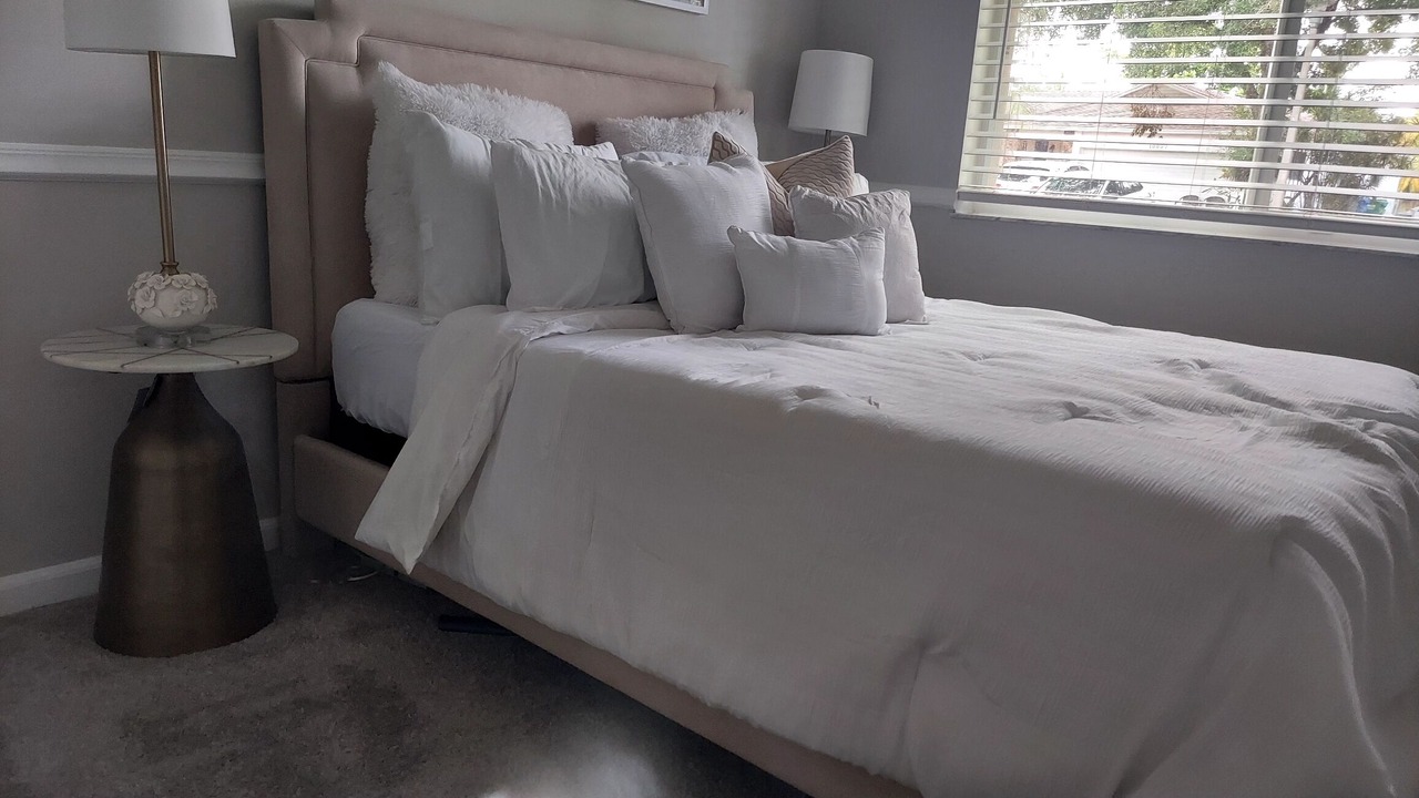 Photo of Bedroom in Coral Springs