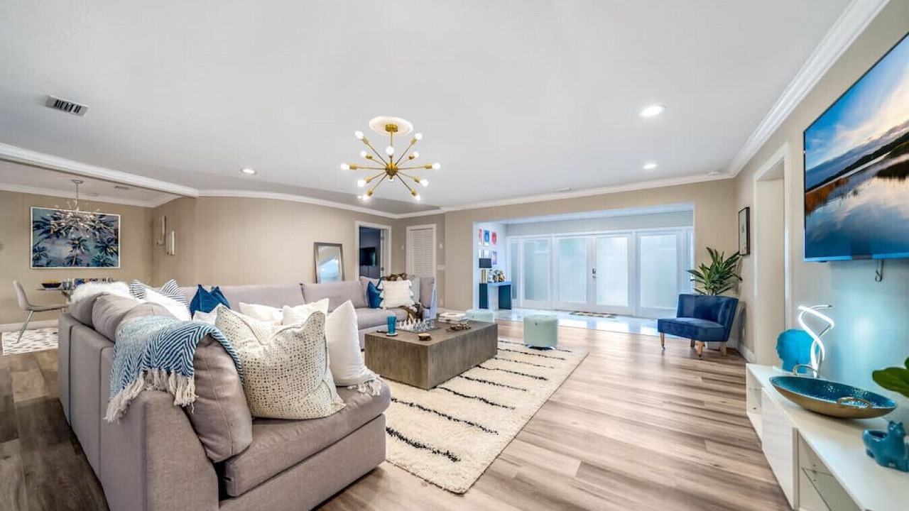 Photo of Livingroom in Central Corals