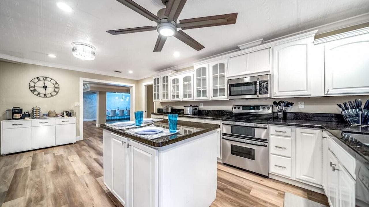 Photo of Kitchen in Central Corals