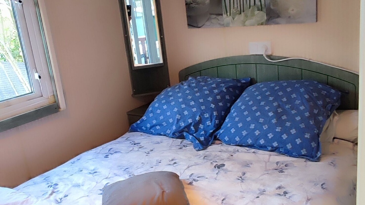 Photo of Bedroom in Meounes-les-Montrieux