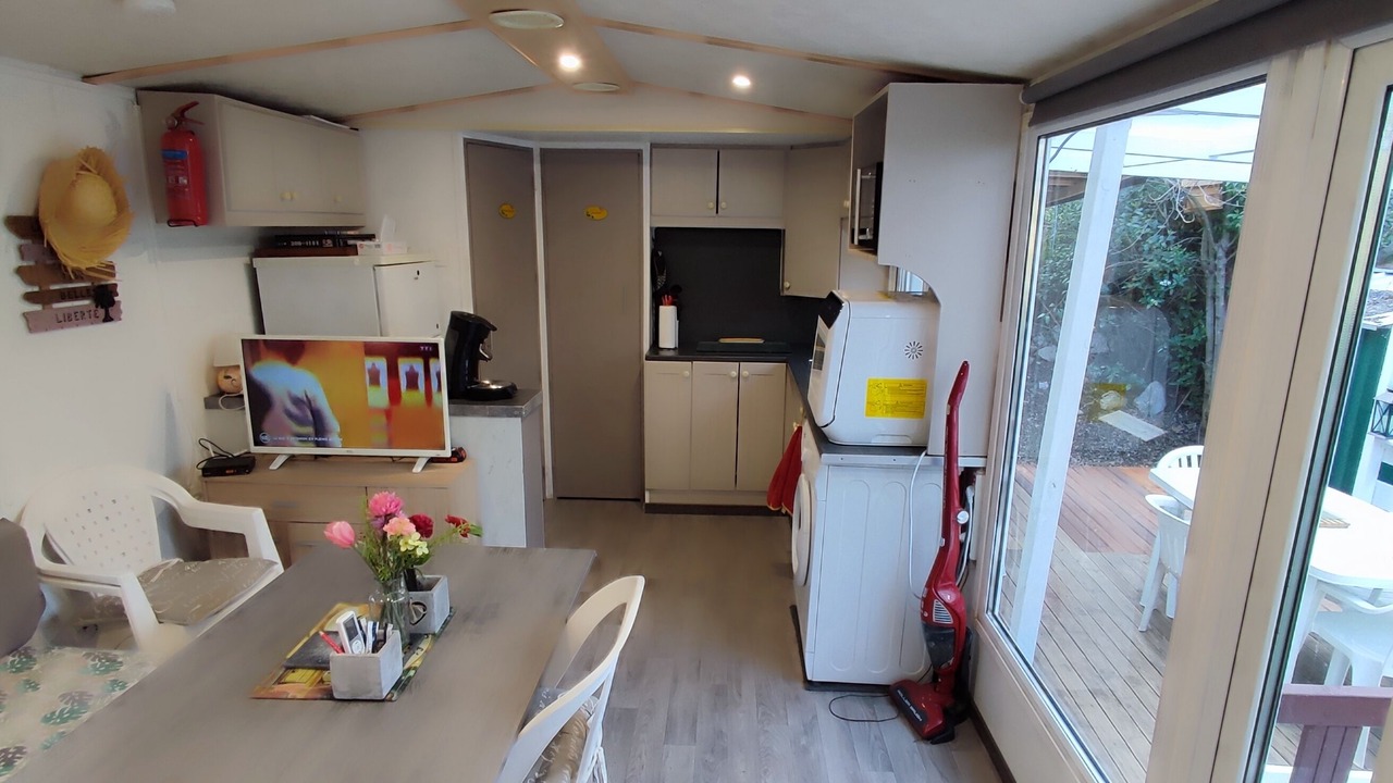 Photo of Kitchen in Meounes-les-Montrieux