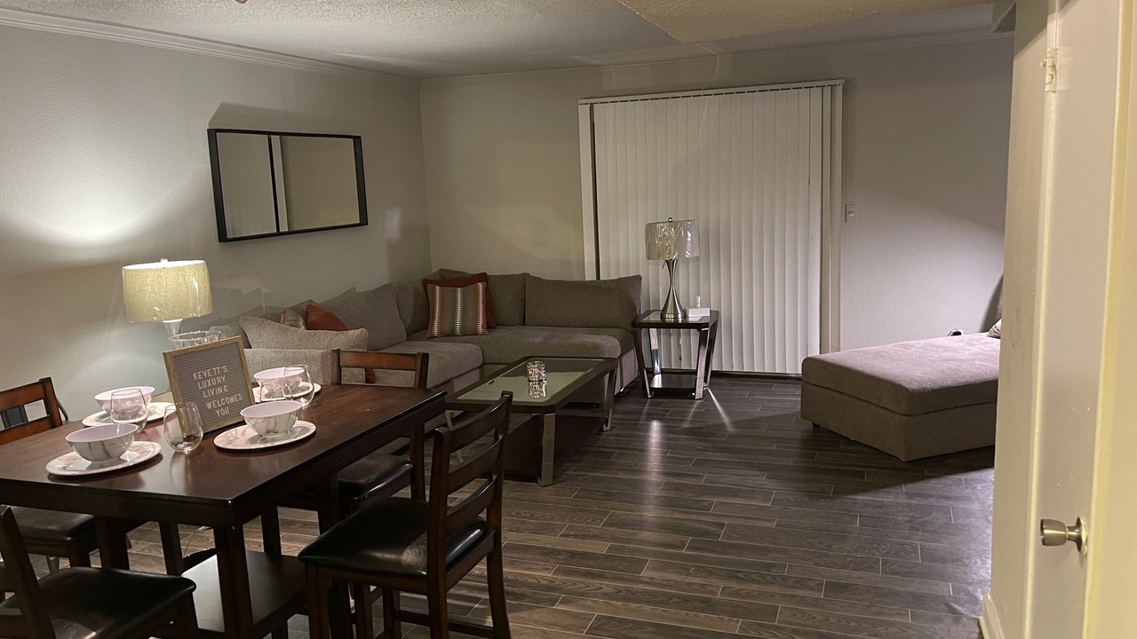 Photo of Livingroom in Hoover