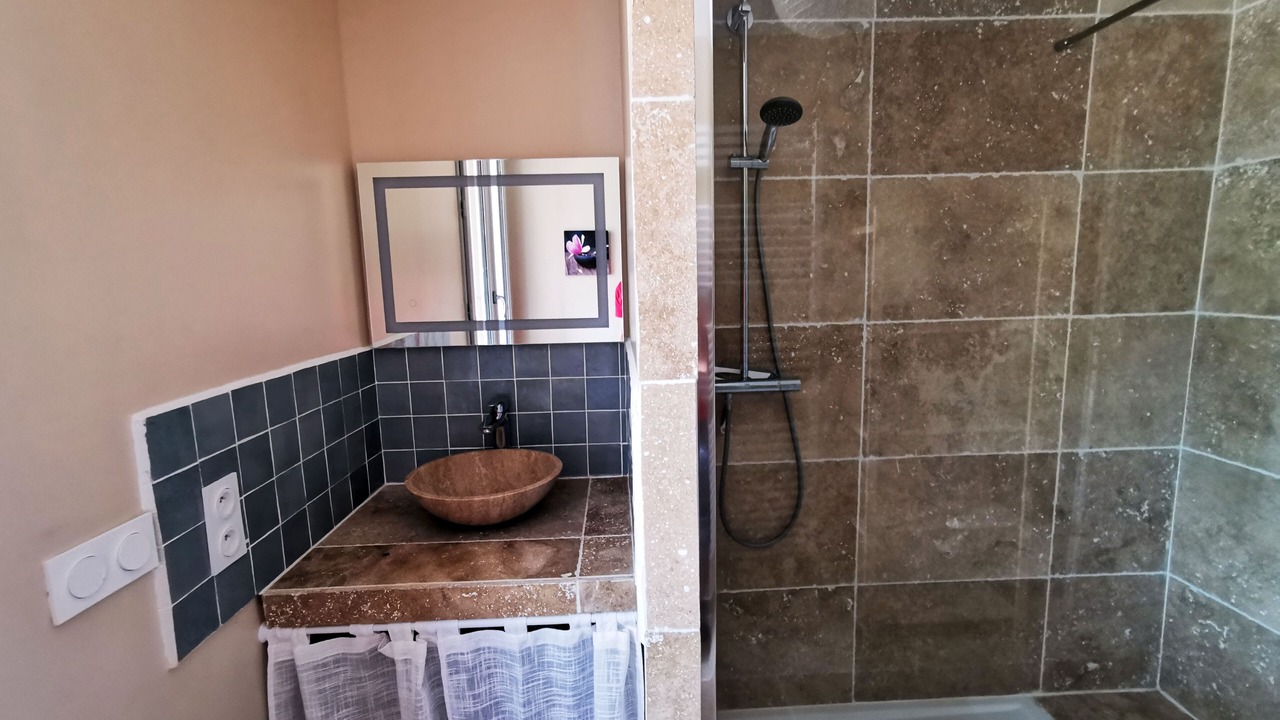 Photo of Bathroom in Octon