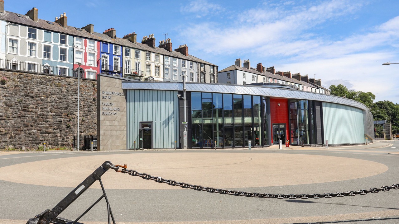 Photo of Others in Bont Newydd