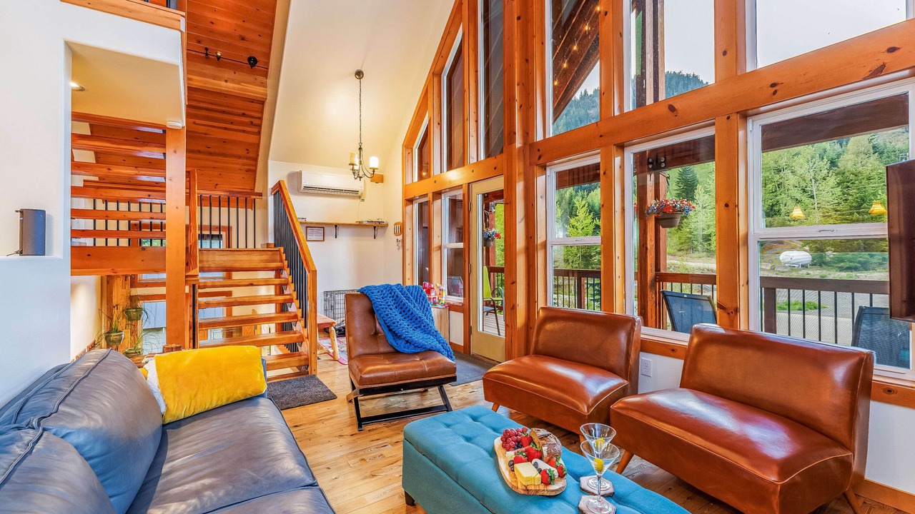 Photo of Livingroom in Hyak