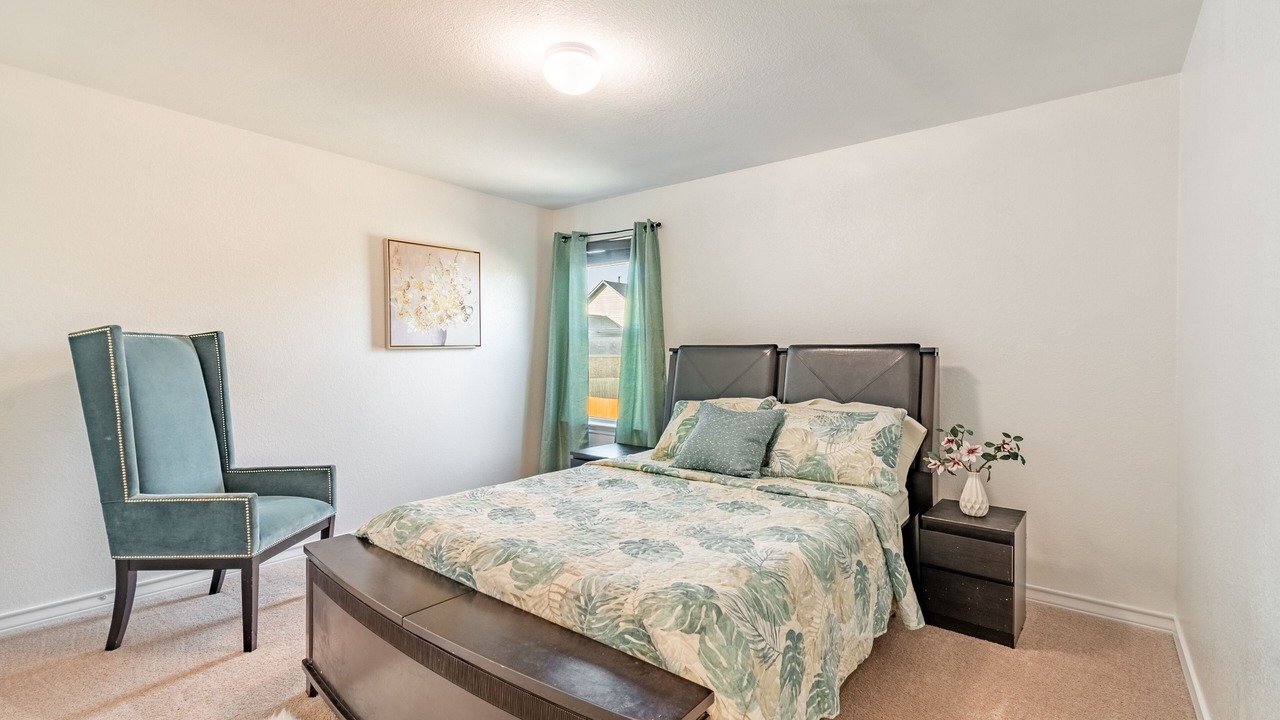Photo of Bedroom in Manor