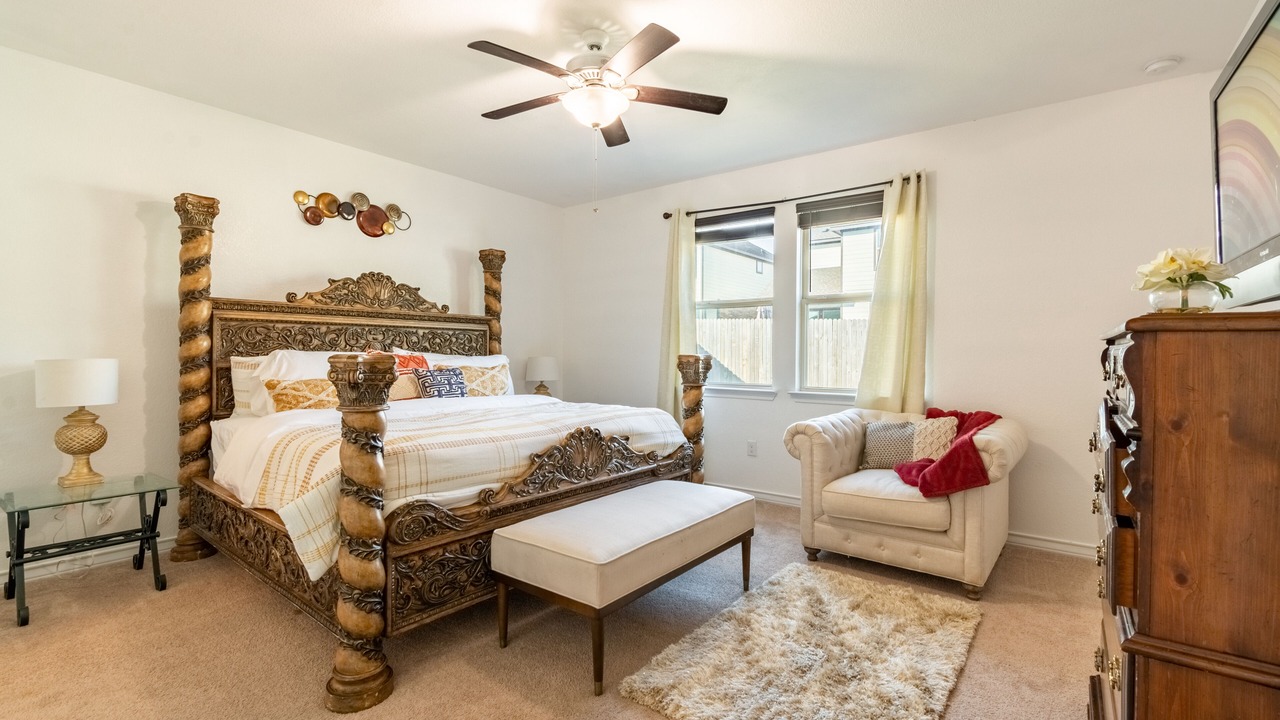 Photo of Bedroom in Manor