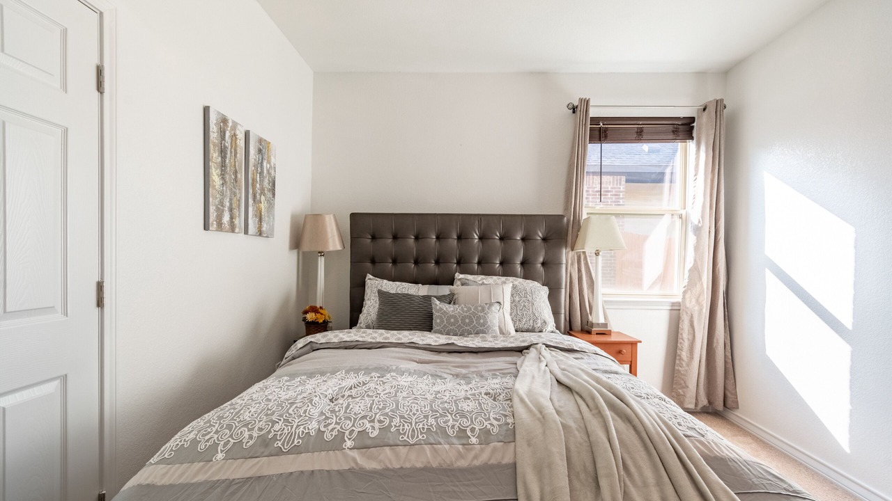 Photo of Bedroom in Manor
