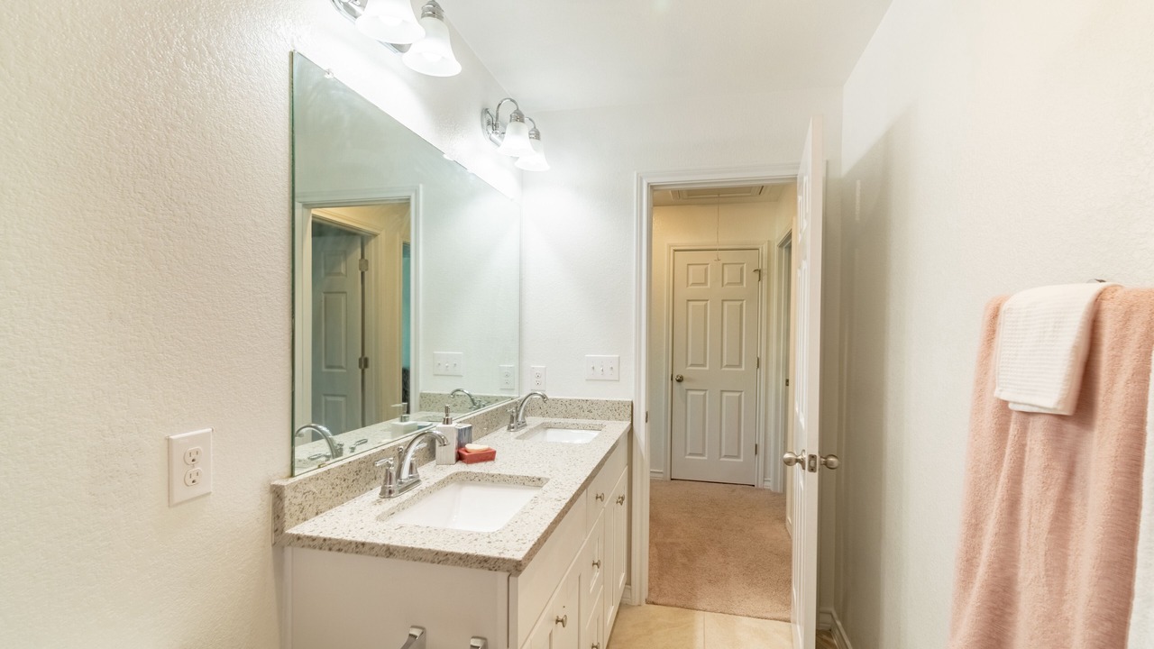 Photo of Bathroom in Manor