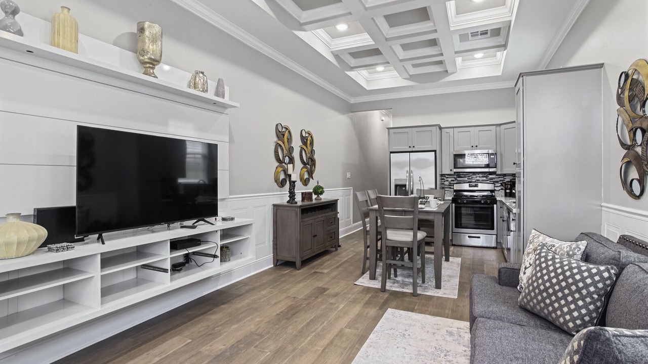 Photo of Livingroom in Mid-City