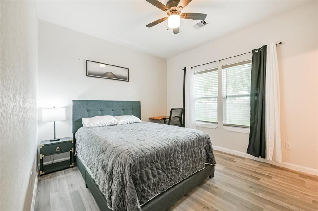 Photo of Bedroom in Baytown