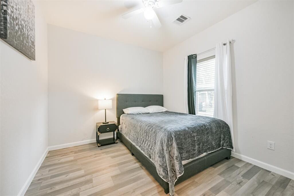 Photo of Bedroom in Baytown