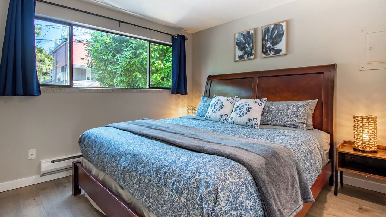 Photo of Bedroom in Queen Anne