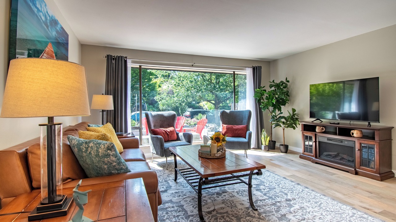 Photo of Livingroom in Queen Anne
