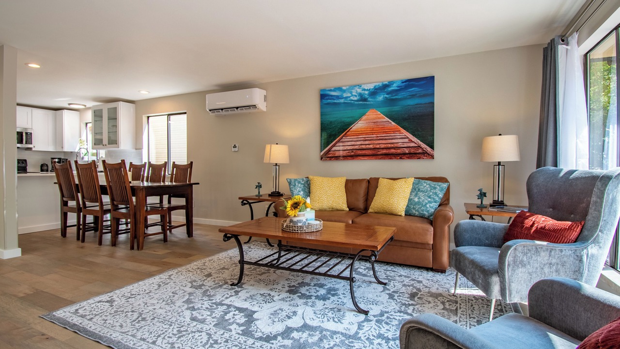 Photo of Livingroom in Queen Anne