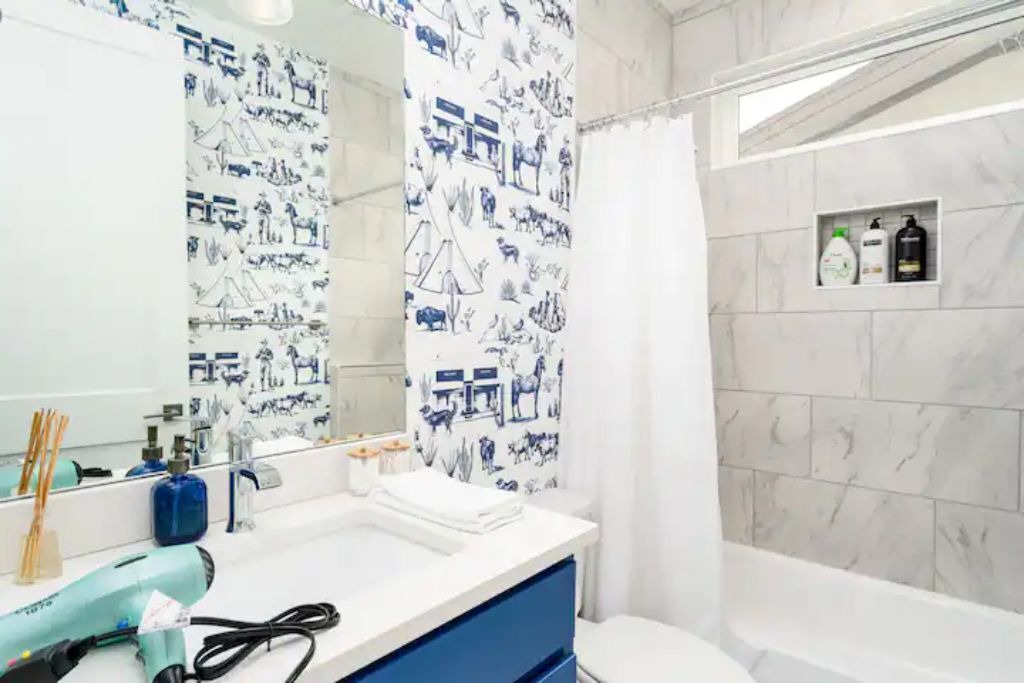 Photo of Bathroom in Govalle