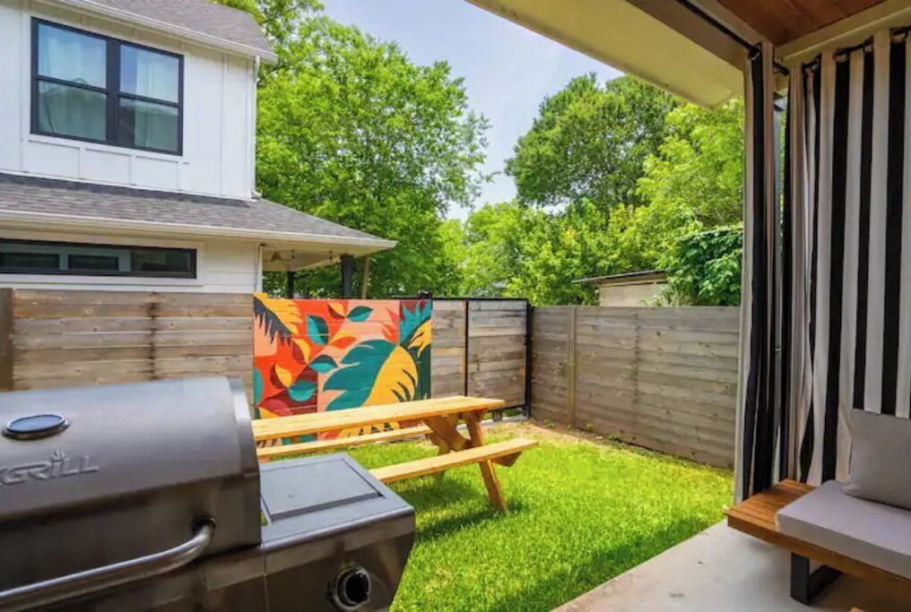 Photo of Patio Balcony in Govalle